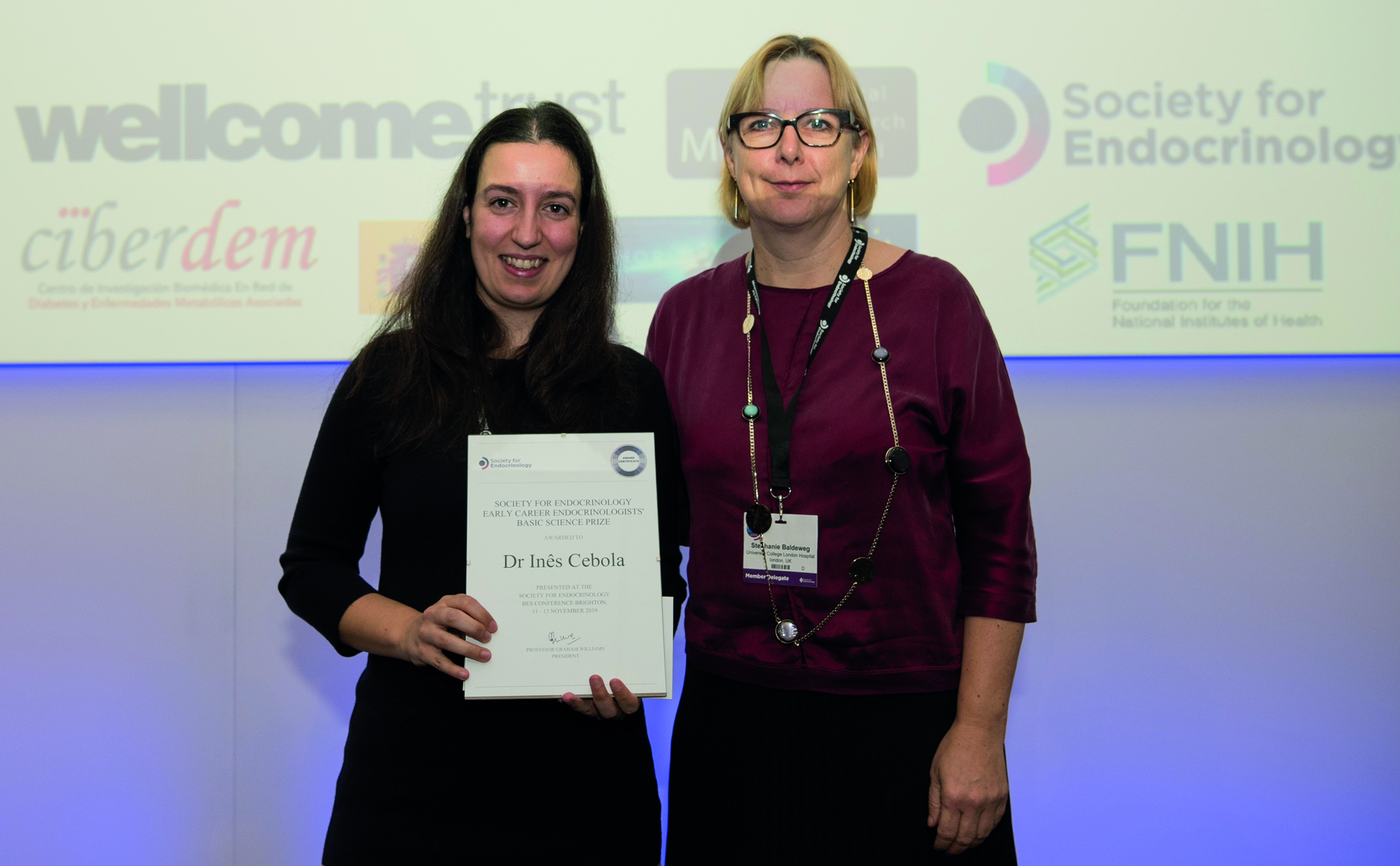 Ines Cebola, 2019 Science Prize Lecturer, receiving her award